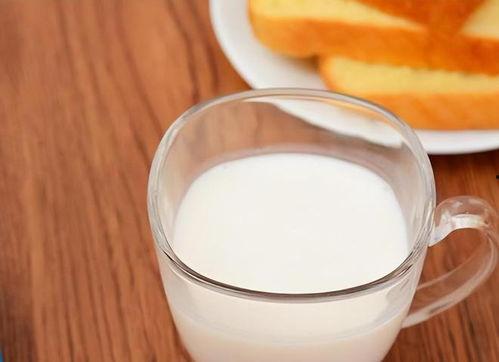 假牛奶视频,视频揭露行业黑幕